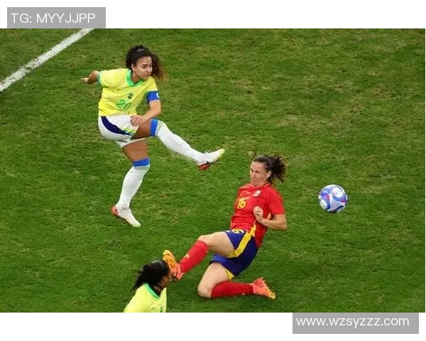 外国女足球明星风采展示她们在绿茵场上的魅力与激情 外国女足球明星风采展示她们在绿茵场上的魅力与激情