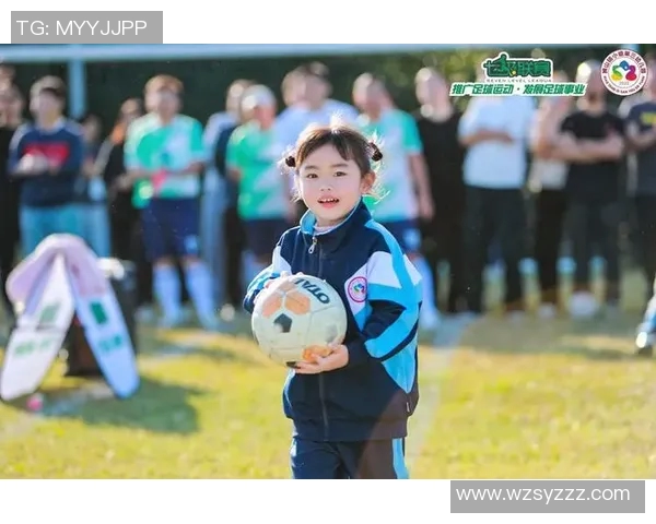 足球明星子女的可爱瞬间大集合让我们一起欣赏他们的童年时光与家庭幸福